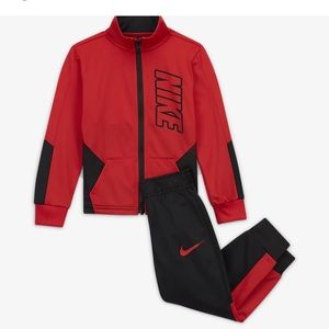 Nike 2pc Jogger pants and sweater